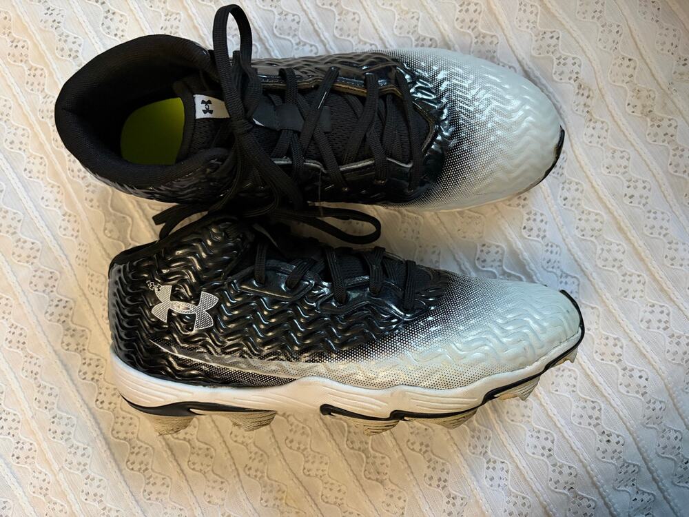 Under Armour Leadoff Low RM Baseball Softball Cleats White Black Men's 8.5